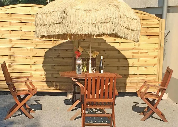 With Table Tennis 194 * Schoenberg