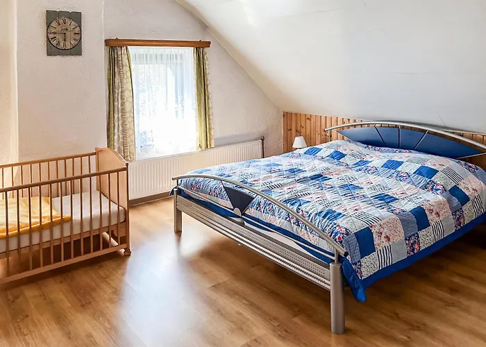 With Table Tennis 194 بيت للعطل